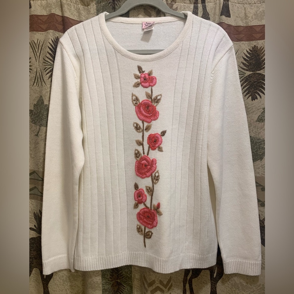 Vintage Adrian Delfield Off White Knit Embroidered Large Sweater.     2969-U